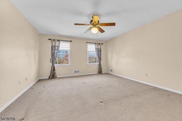 8 Flagg Way, Hillsborough Twp., NJ 08844