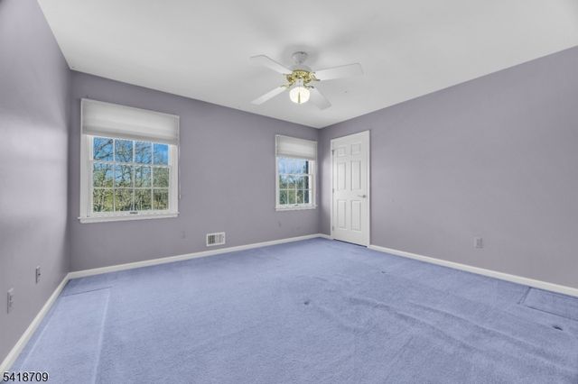 8 Flagg Way, Hillsborough Twp., NJ 08844