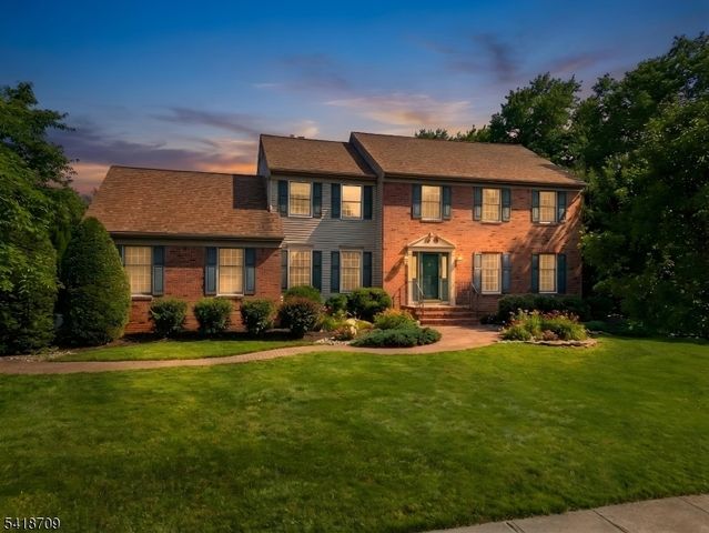 8 Flagg Way, Hillsborough Twp., NJ 08844