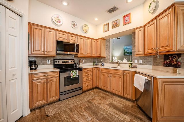 3140 STONEWATER DRIVE 3140, Lakeland, FL 33803