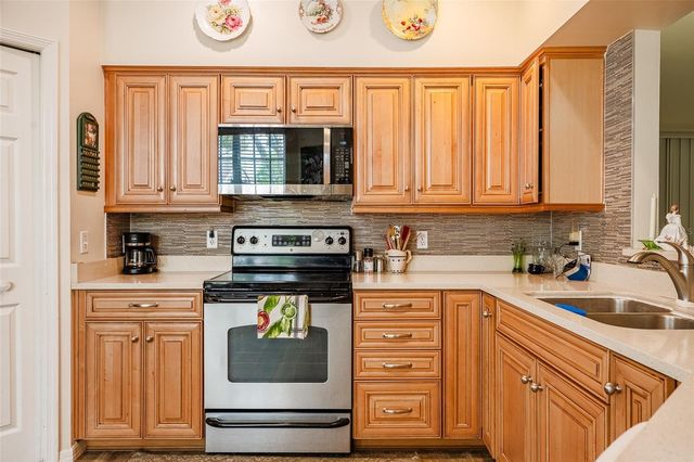 3140 STONEWATER DRIVE 3140, Lakeland, FL 33803