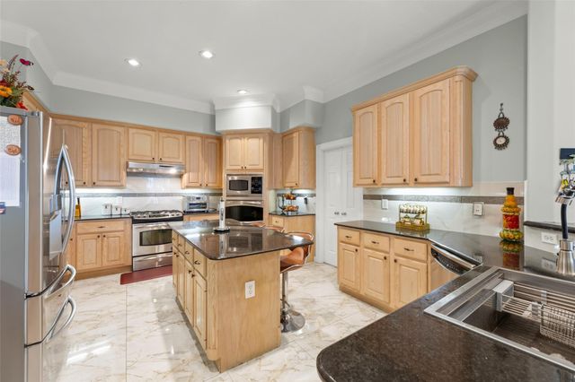 15111 Black Falls Lane, Sugar Land, TX 77498