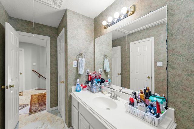 15111 Black Falls Lane, Sugar Land, TX 77498