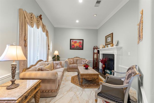 15111 Black Falls Lane, Sugar Land, TX 77498