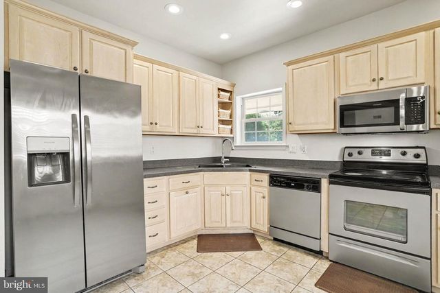 532 WATERSIDE CIR L-0133, Lebanon, PA 17042