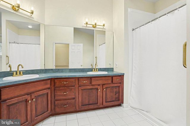 532 WATERSIDE CIR L-0133, Lebanon, PA 17042