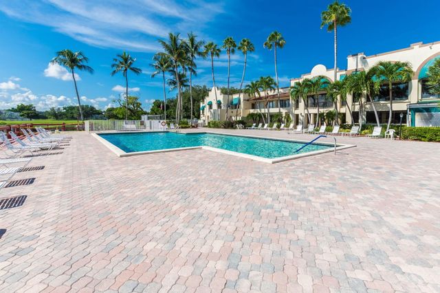 9400 Live Oak Place 406, Davie, FL 33324