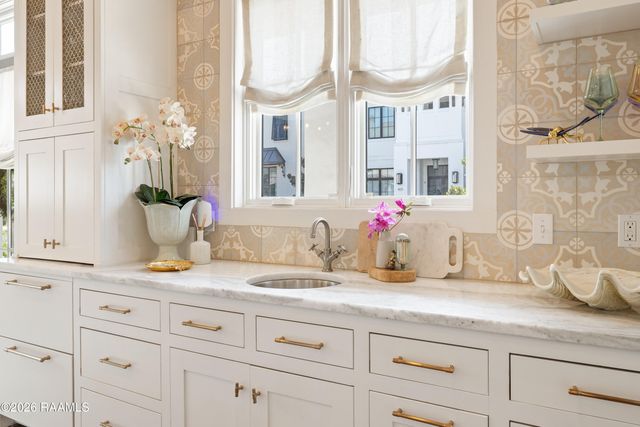 406 Biltmore Way, Lafayette, LA 70508