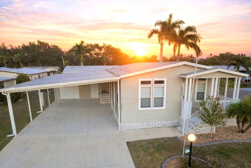 8442 CASTLE GARDEN ROAD, Palmetto, FL 34221