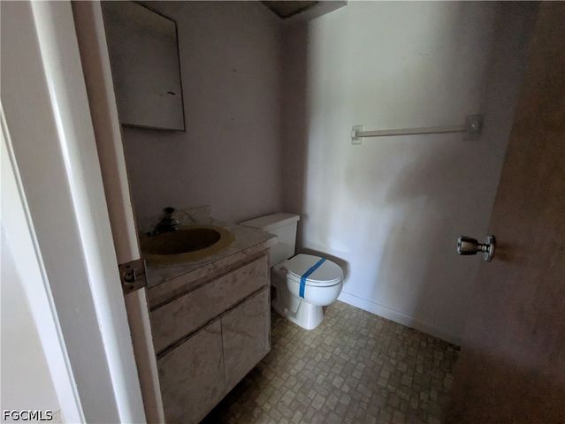 2104 E 9th ST, Lehigh Acres, FL 33936