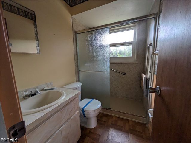 2104 E 9th ST, Lehigh Acres, FL 33936