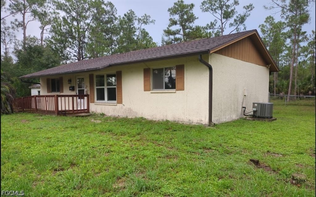 2104 E 9th ST, Lehigh Acres, FL 33936