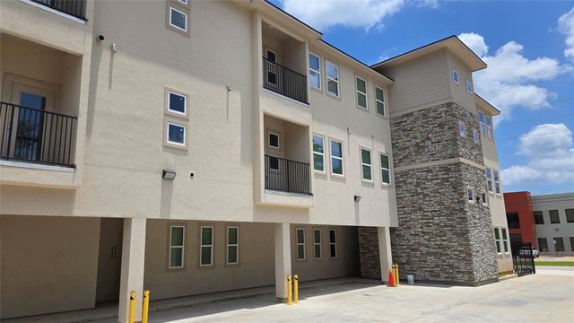 26307 Oak Ridge Dr 1205, The Woodlands, TX 77380