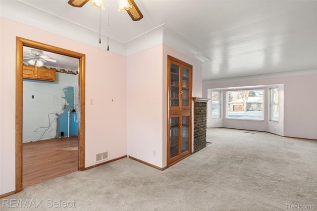 4298 Farmcrest Street, Burton, MI 48509