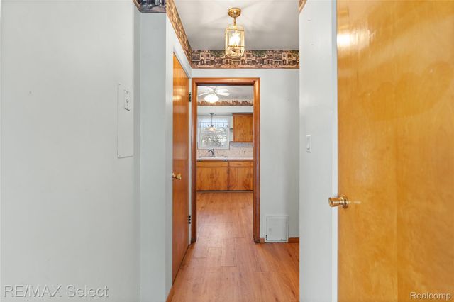 4298 Farmcrest Street, Burton, MI 48509