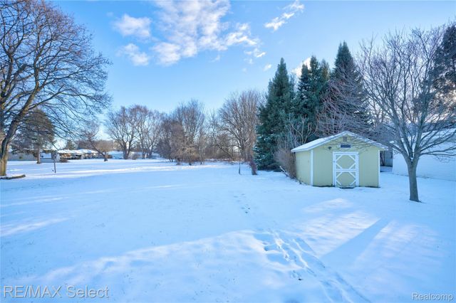 4298 Farmcrest Street, Burton, MI 48509