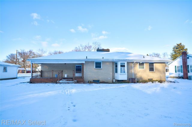 4298 Farmcrest Street, Burton, MI 48509