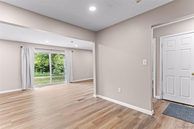 1909 Jan Circle, Canton, MI 48187