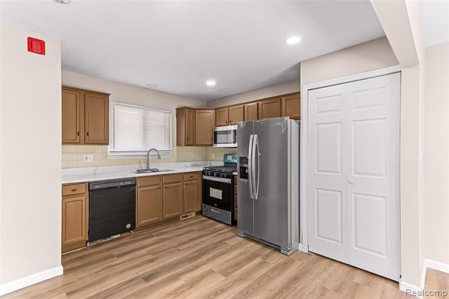 1909 Jan Circle, Canton, MI 48187