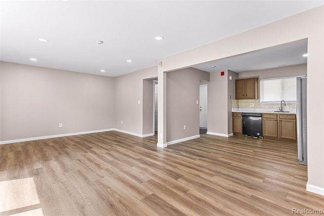 1909 Jan Circle, Canton, MI 48187
