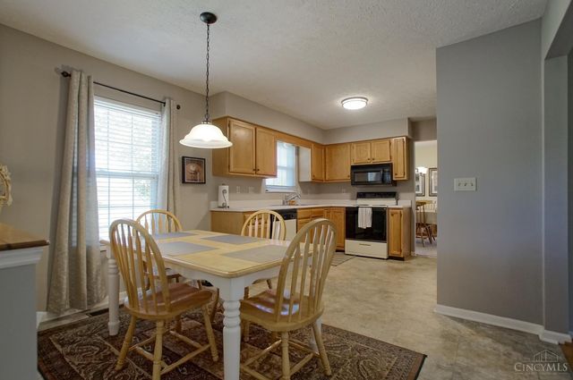 2028 Crest Road, Forest Park, OH 45240