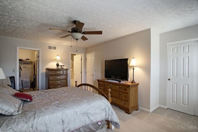 2028 Crest Road, Forest Park, OH 45240