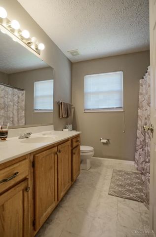 2028 Crest Road, Forest Park, OH 45240