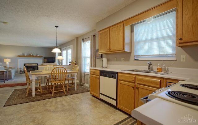 2028 Crest Road, Forest Park, OH 45240