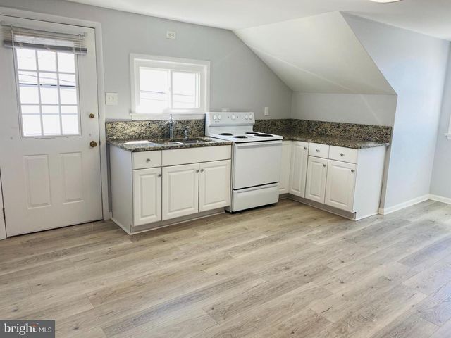 240 W 7TH AVE, Conshohocken, PA 19428