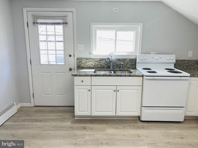 240 W 7TH AVE, Conshohocken, PA 19428