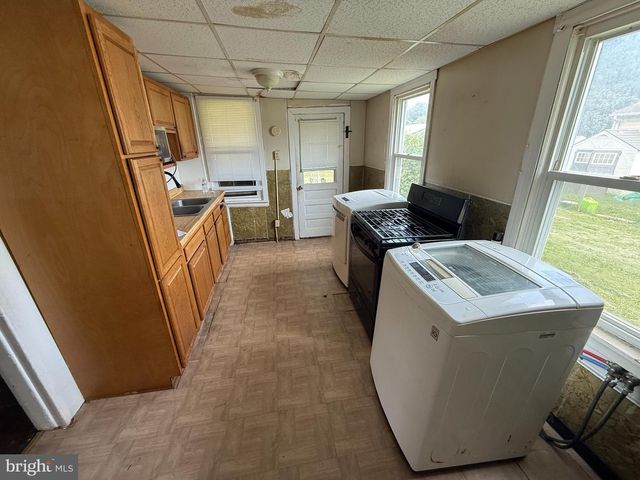 352 S WOOD ST, Middletown, PA 17057