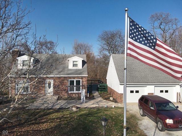 2324 E 200 N, Rushville, IN 46173