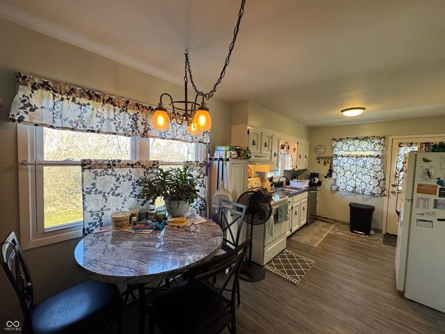 2324 E 200 N, Rushville, IN 46173