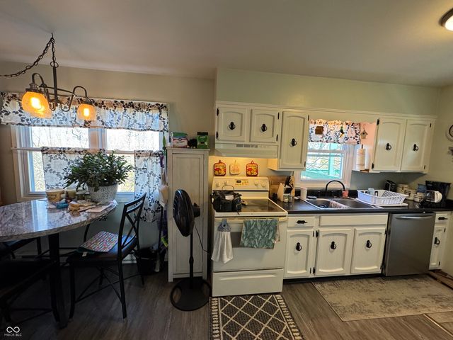 2324 E 200 N, Rushville, IN 46173