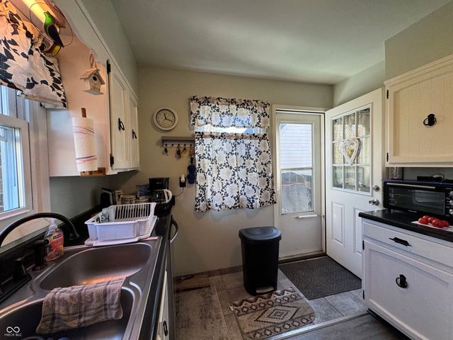 2324 E 200 N, Rushville, IN 46173