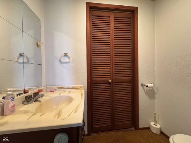 2324 E 200 N, Rushville, IN 46173