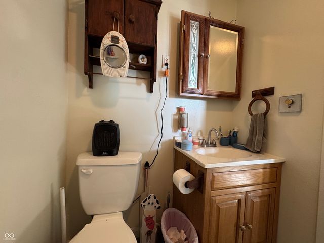 2324 E 200 N, Rushville, IN 46173