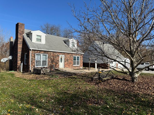 2324 E 200 N, Rushville, IN 46173