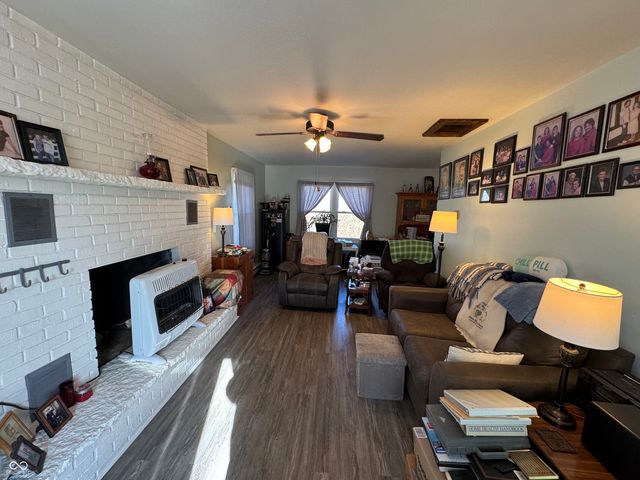 2324 E 200 N, Rushville, IN 46173