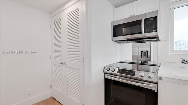 555 NE 34th Street 1910, Miami, FL 33137