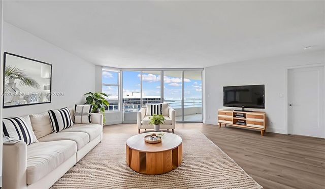 555 NE 34th Street 1910, Miami, FL 33137