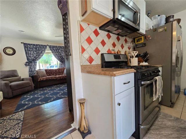 14334 Tiara Street, Van Nuys, CA 91401