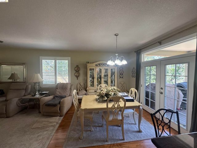 21185 Crystal Falls Dr, Sonora, CA 95370