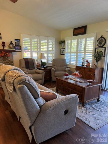10 Onyx Lane, Maggie Valley, NC 28751