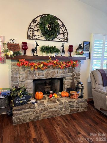 10 Onyx Lane, Maggie Valley, NC 28751