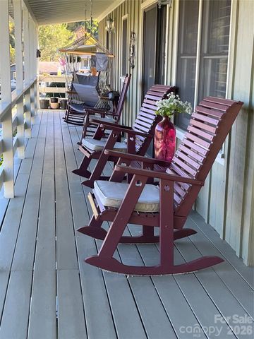 10 Onyx Lane, Maggie Valley, NC 28751