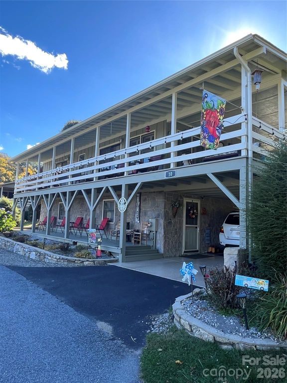 10 Onyx Lane, Maggie Valley, NC 28751