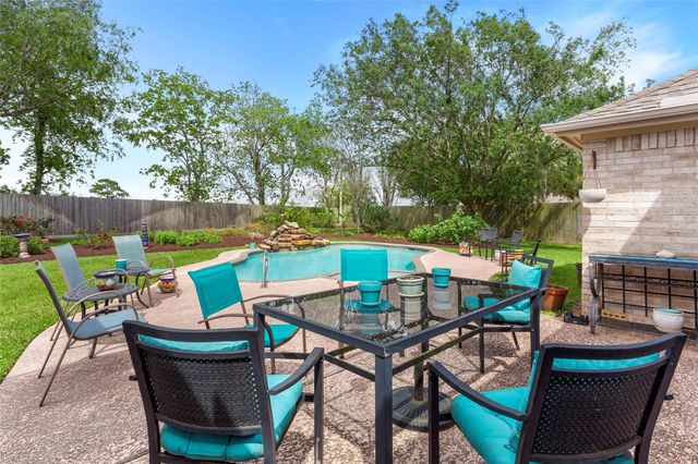 2885 Smokey Lake Lane, League City, TX 77539