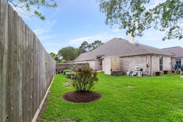 2885 Smokey Lake Lane, League City, TX 77539
