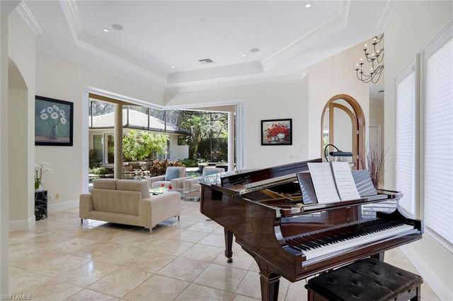 1284 Pocantico LN, Naples, FL 34110